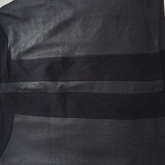 Black pleather skirt - Picture 3 of 3